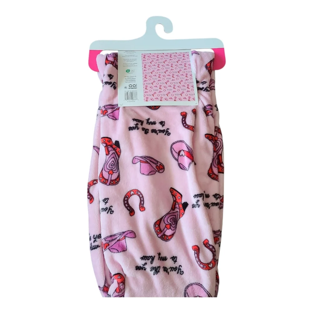 NWT | VALENTINE'S DAY |VELVET PLUSH THROW